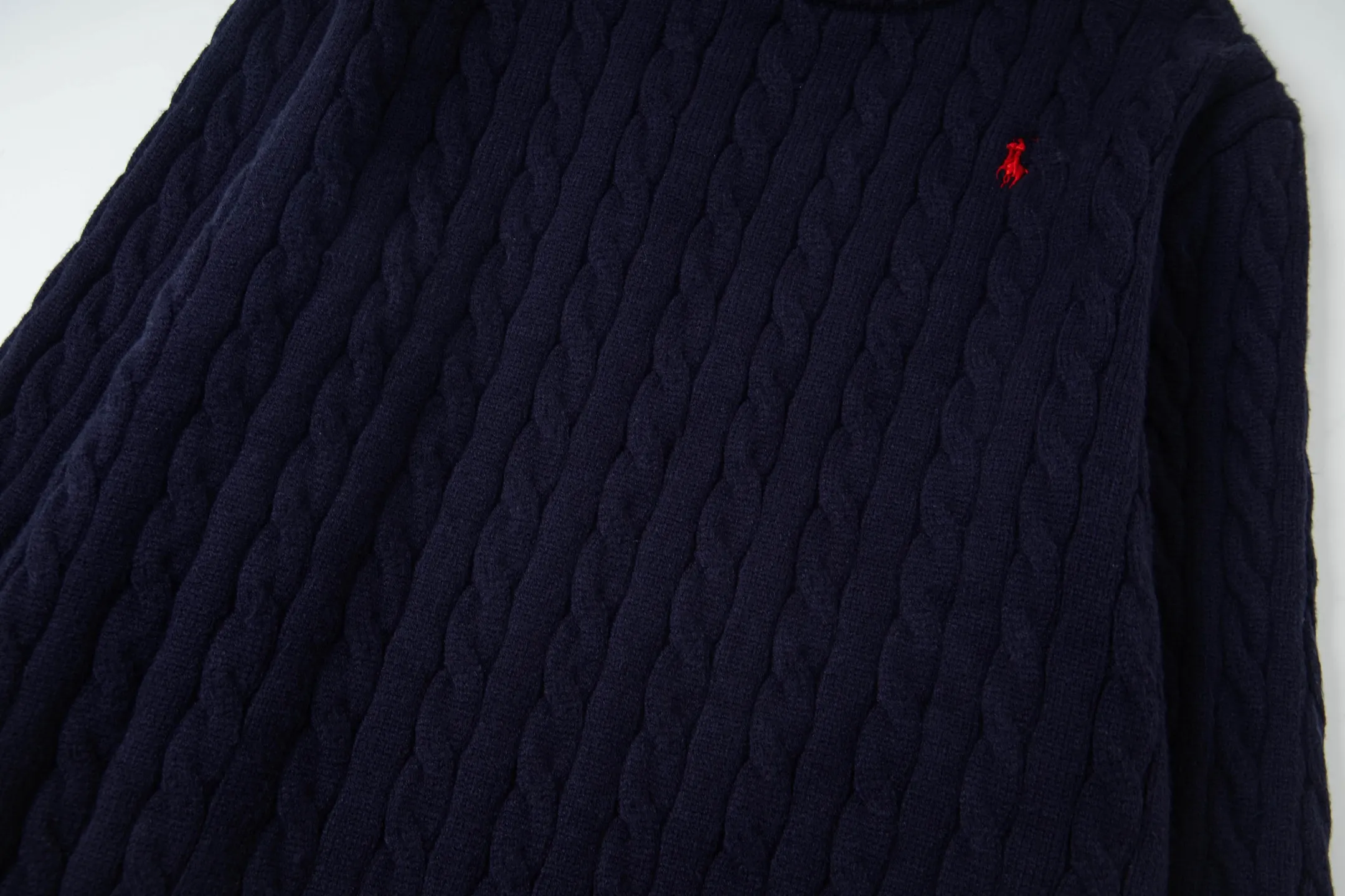 P210 model number: Y195 Ralph Lauren men's round neck sweater men's hemp flower original collar sweater. The version is really good-looking. It can be worn alone or as a jacket to be worn inside or outside. The upper body shows personal fashion charm. Four colors are available. The same style for men and women. A must-see item for new summer products. Tag, hanging grain, washed, packaging bag, full set of accessories. Very good appearance, super exquisite workmanship. Size: S-XL